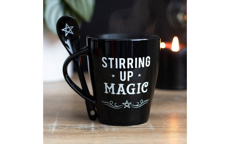 Кружка фарфоровая с ложкой Stirring up magic — изображение 1
