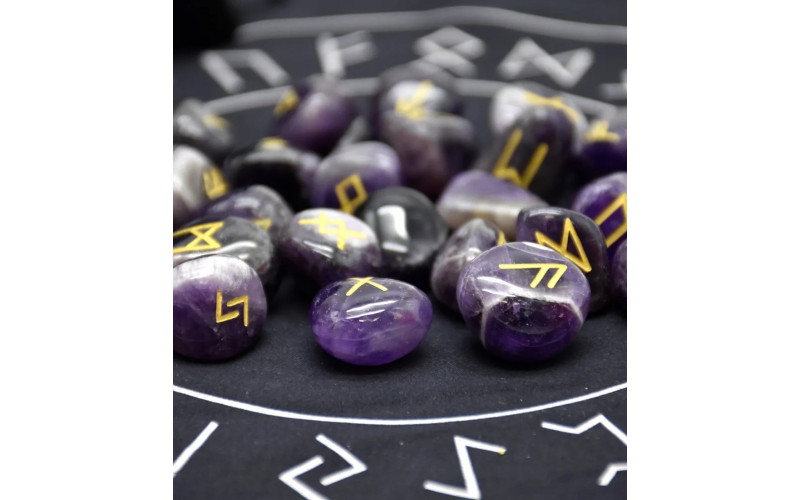 Набор скандинавских рун из аметиста 25 шт + салфетка и мешочек — изображение 1