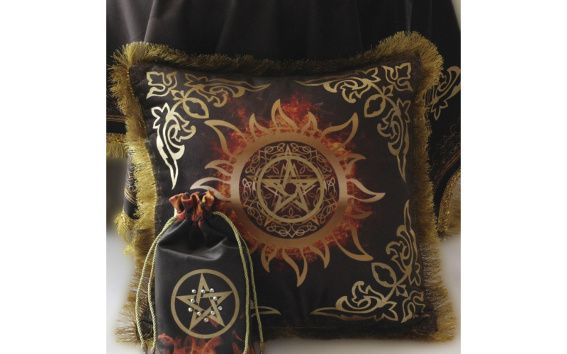 Подушка Солнечная Пентаграмма (бархат) — изображение 1