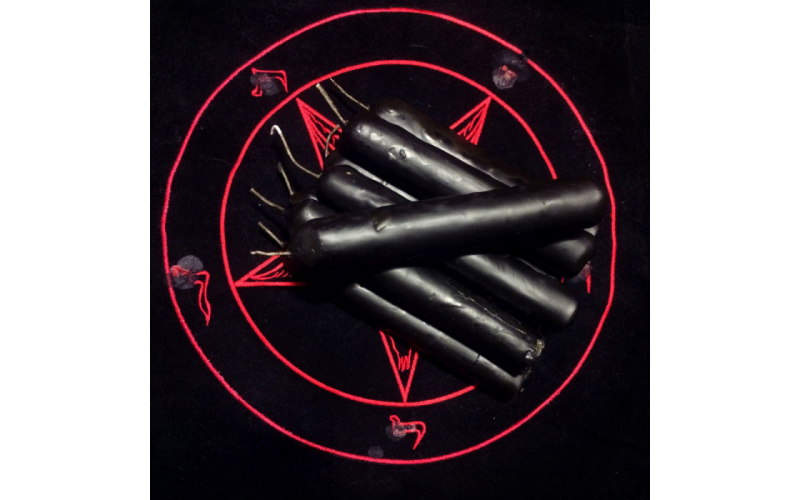 Черная свеча восковая с сажей — изображение 1