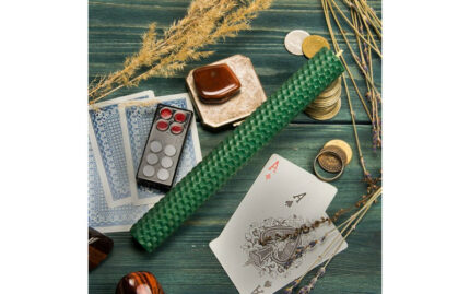 Искра удачи Свеча из зеленой вощины с базиликом