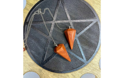 Маятник из красной яшмы