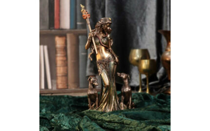 Статуэтка Геката - богиня Луны